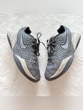 Nike boys sneakers size 5.5 Y